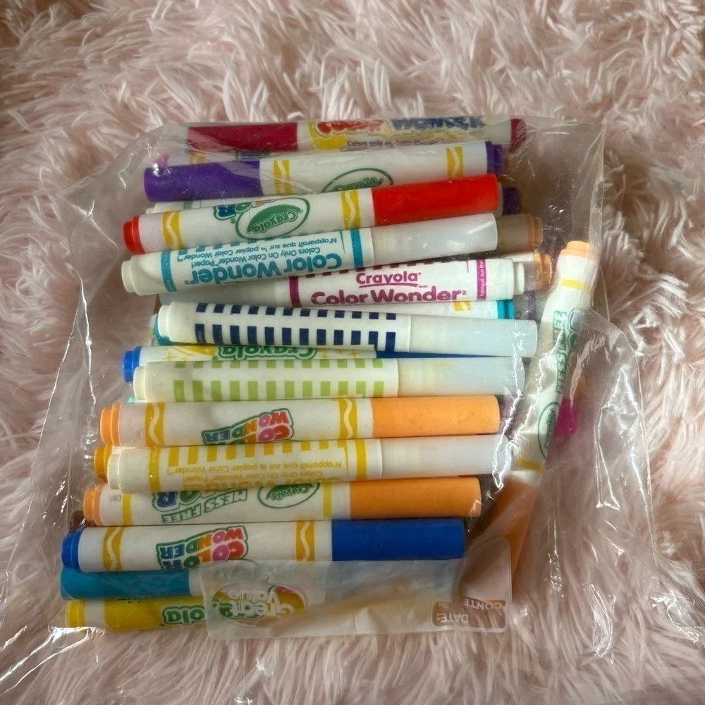 Crayola Assorted Color Wonder Color Markers Set